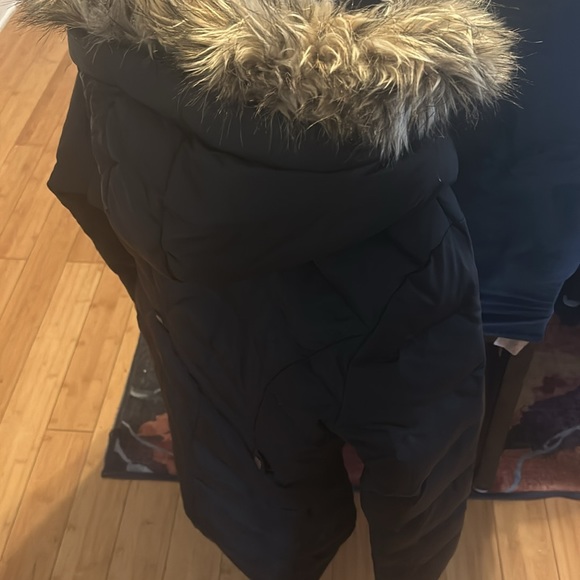 3/4 Down DKNY - Picture 3 of 4